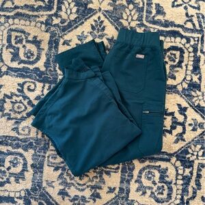 FIGS Rafaela scrub set